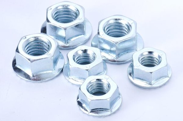 Nút vít mặt mạ kẽm