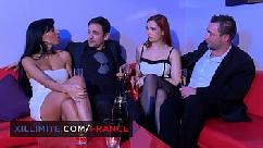 Swinger trio com uma ruiva peituda